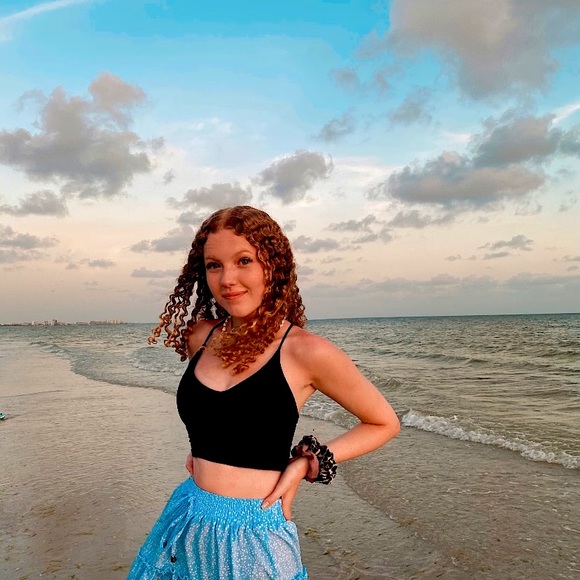 Meet your Posher, Emma - Picture 1 of 3